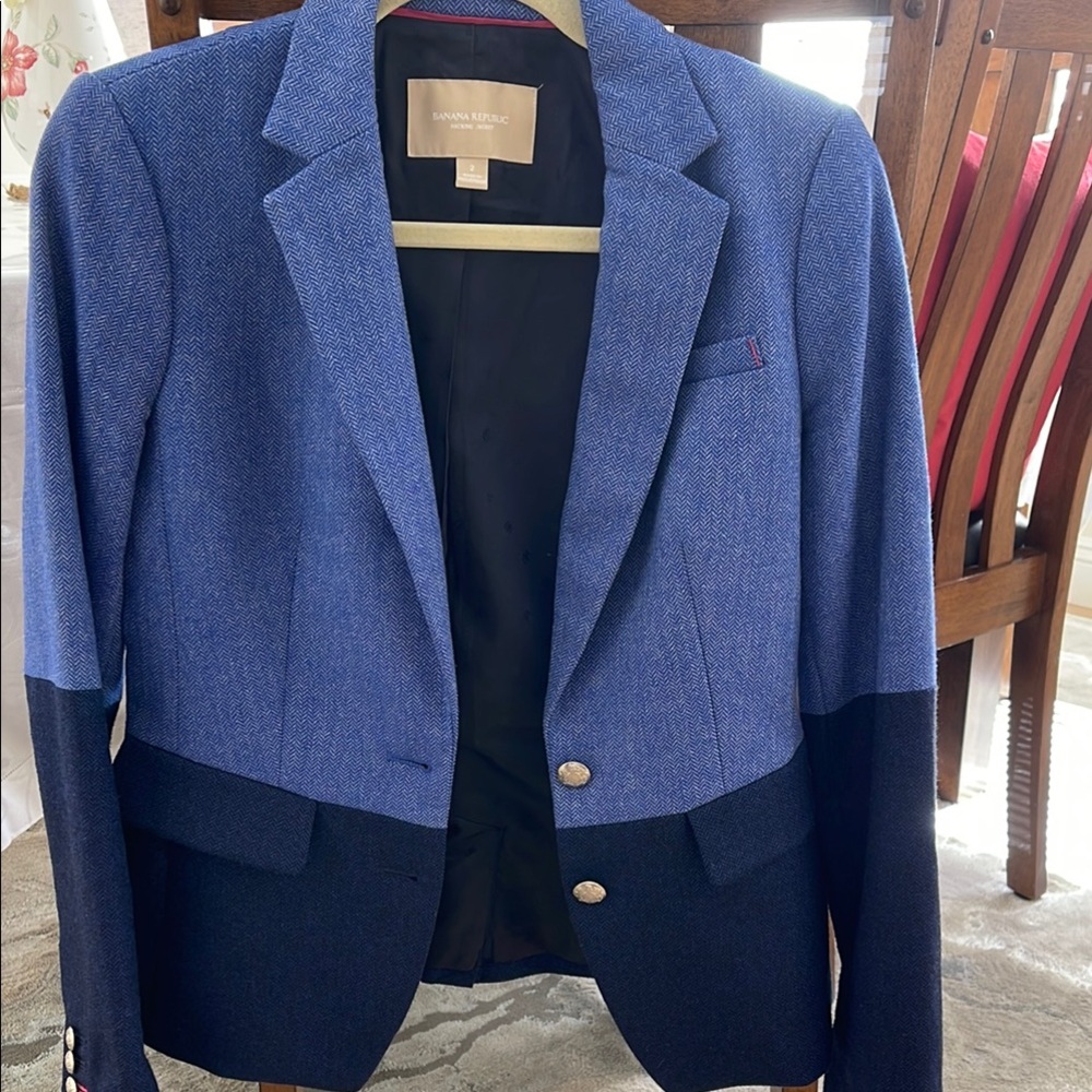 Banana Republic Blue and Black Sport Coat with Modern Design